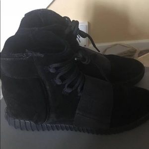 Yeezy black 750s